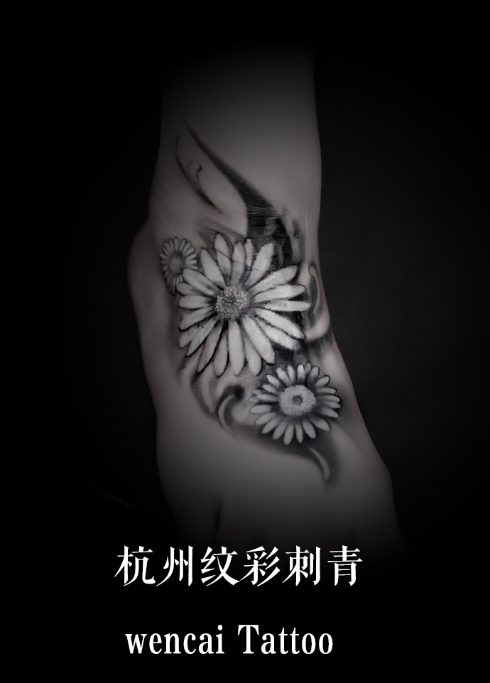 杭州活泼可爱的胡小姐脚面疤痕遮盖纹身图案