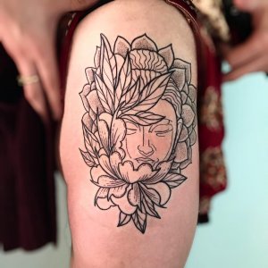 后小姐大腿牡丹佛像纹身图案